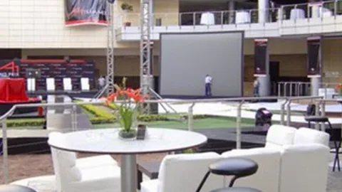 曼联高价追求德赫特与马兹拉维受挫，罗马诺揭露球队执着徒劳之举